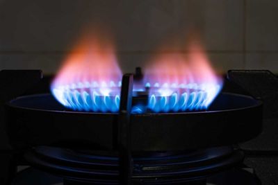 Nat-Gas Prices Fall in Sympathy with Crude Oil